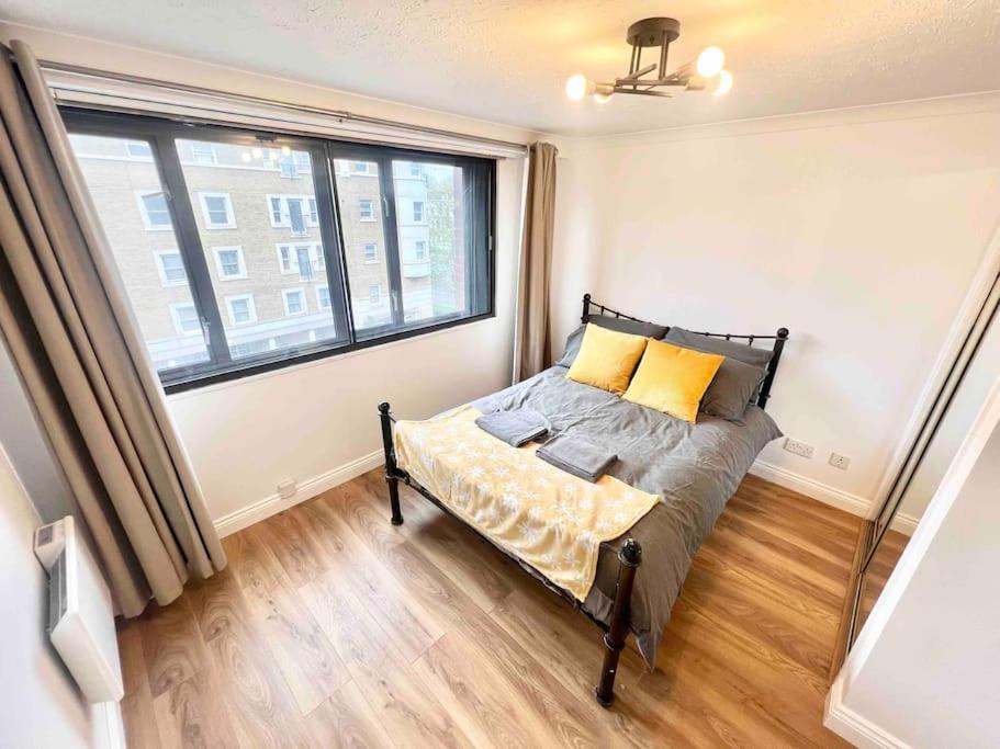 Luxstay 2br Earls Court Sleeps Up To 10 Londra